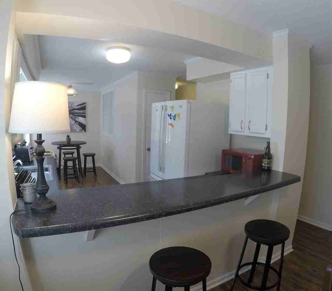 17 Racquet Club Road - Photo 6 of 37