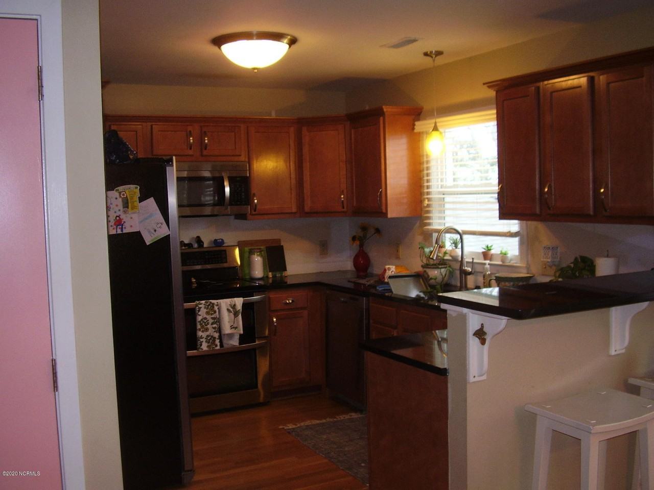 611 4th Avenue - Photo 3 of 18