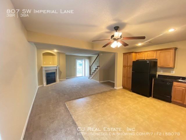 807 Sw Imperial Lane - Photo 2 of 11