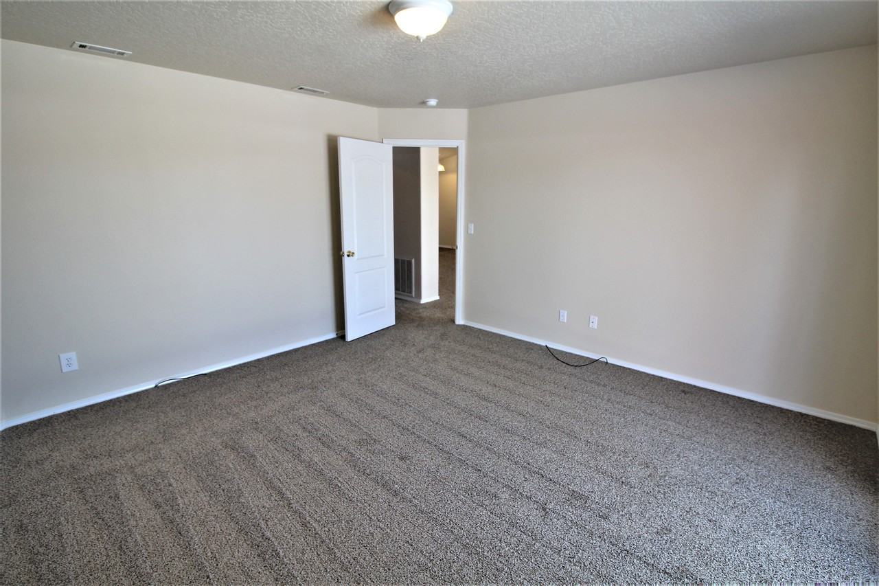 4353 S Wildbrook Ave - Photo 7 of 19