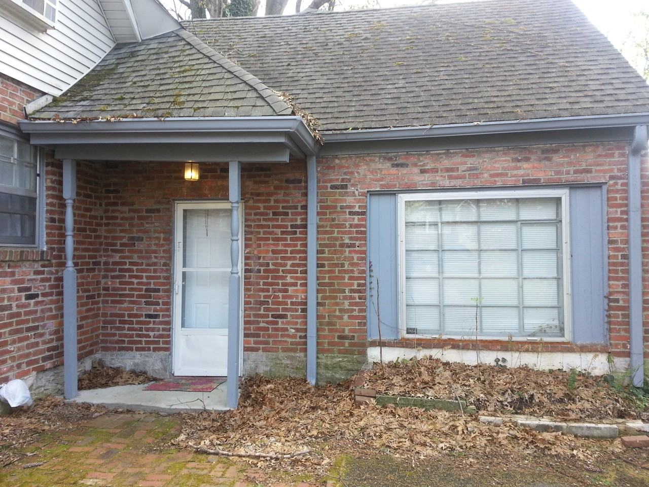 1010 Burchwood Ave - Photo 2 of 4