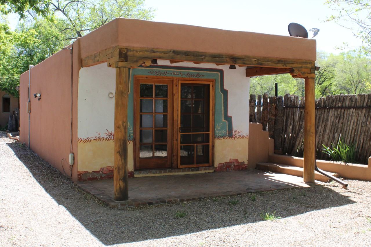 611 1/2 Old Santa Fe Trl - Photo 2 of 10