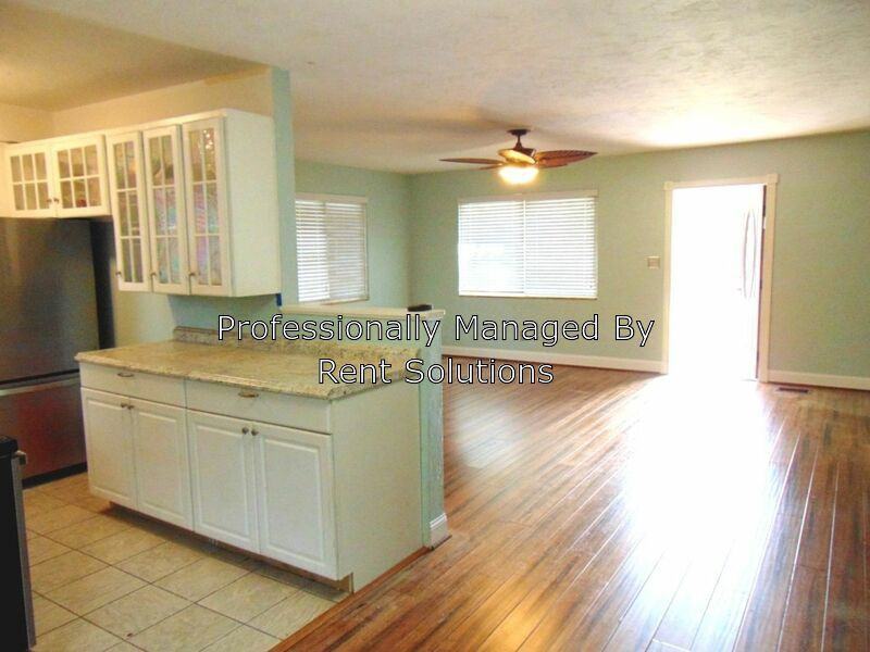 527 31st Ave N - Photo 3 of 13