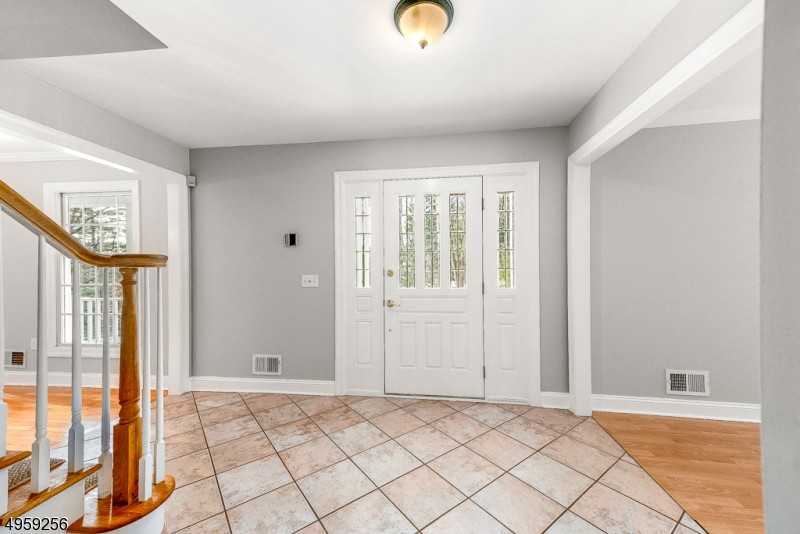 2 Echo Ln - Photo 3 of 24