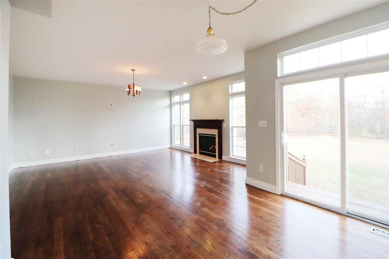 31 Jefferson Ct Unit 1 - Photo 3 of 15