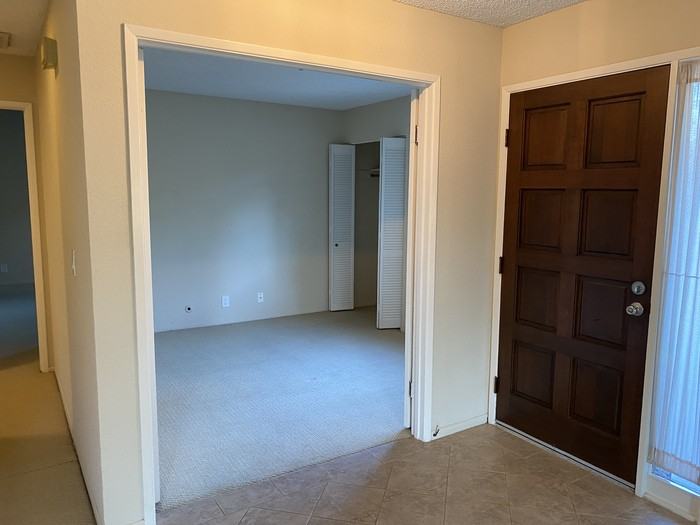 1355 Greenwich Ct - Photo 3 of 19