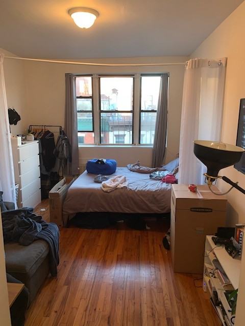 624 E 11th Street - Photo 2 of 10