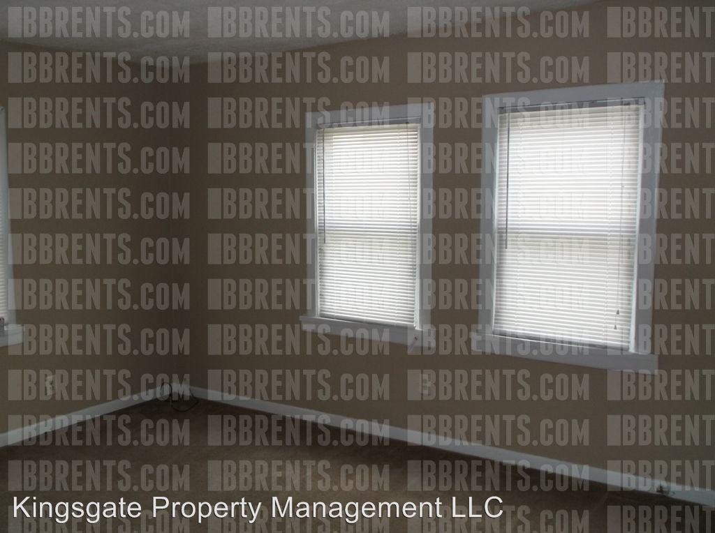 323 Hudson Avenue - Photo 3 of 10