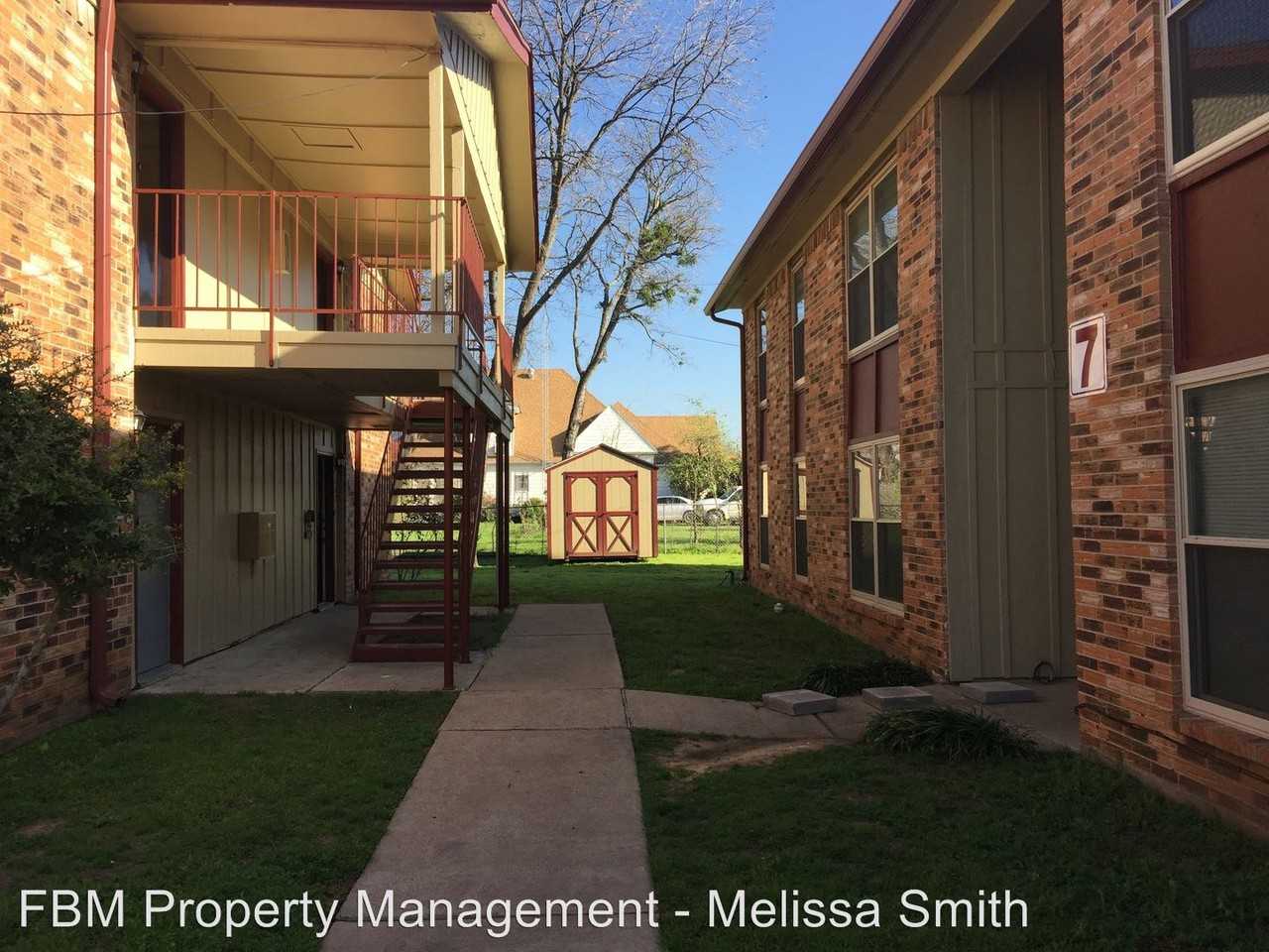 119 E. Walnut St Apartments for Rent in Hillsboro, TX 76645 with 3