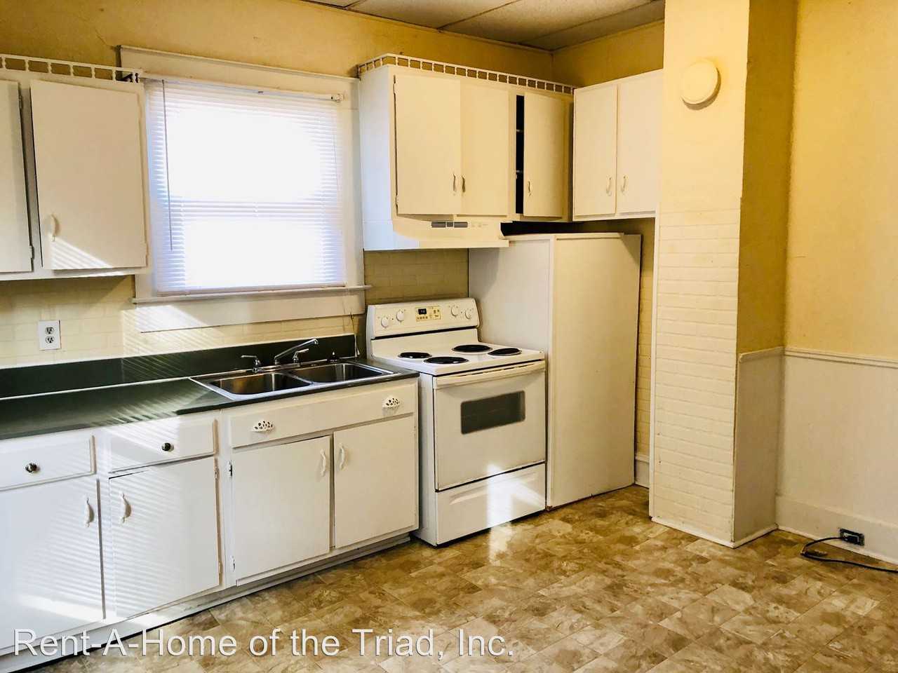 614 Martin Street - Photo 3 of 12