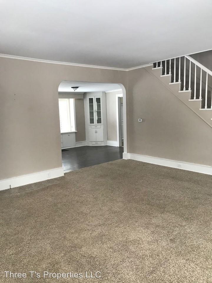 119 E. Oliver Street - Photo 3 of 11