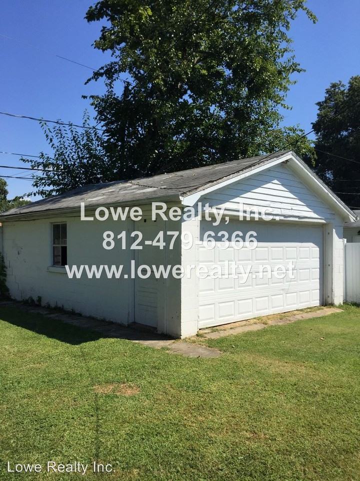 2228 E. Riverside Drive - Photo 3 of 5