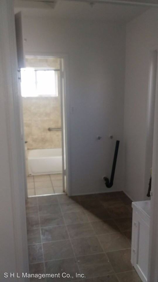 113-119 North Park Ave. - Photo 3 of 9