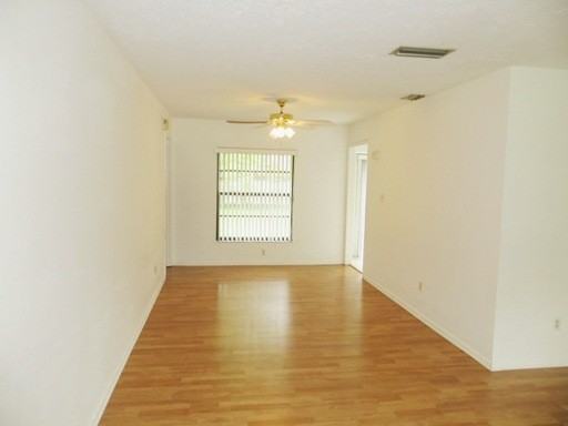 15718 Country Lake Dr - Photo 2 of 21