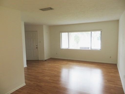 15718 Country Lake Dr - Photo 3 of 21