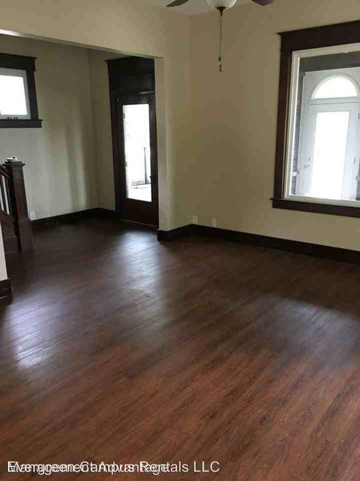 1021 N. 9th St. - Photo 3 of 7