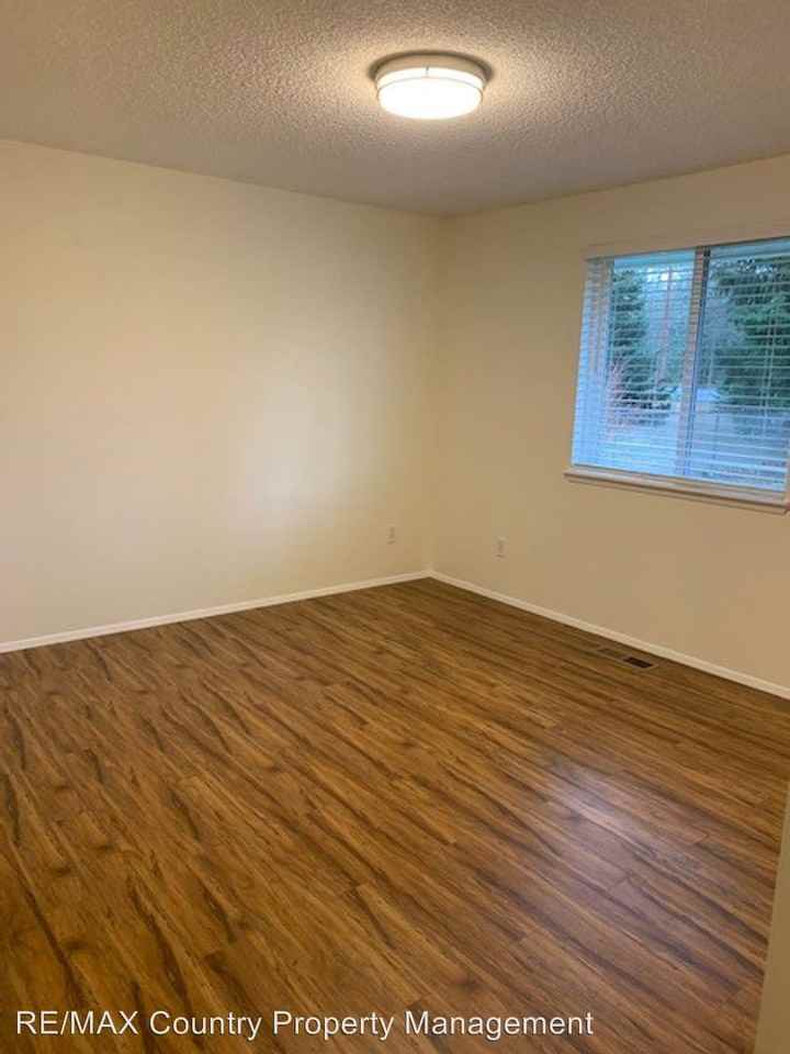 11741 Vail Rd Se - Photo 2 of 31