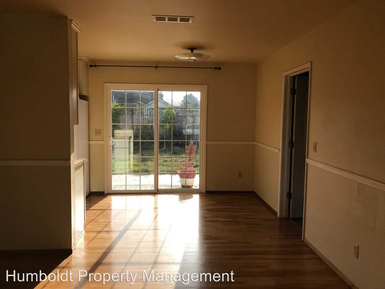 1996 Ernest Way - Photo 3 of 10