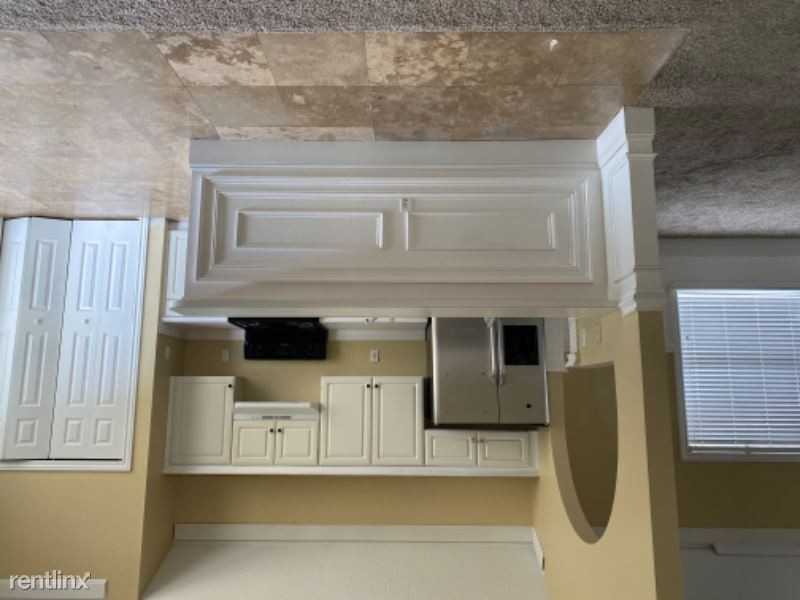 327 Lakepark Trl - Photo 3 of 11