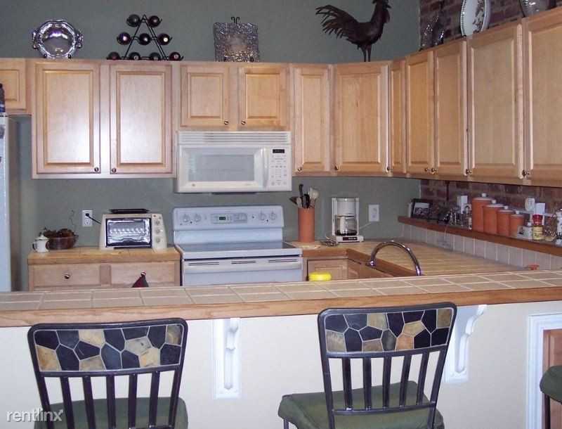 714 Broad St A - Photo 3 of 6