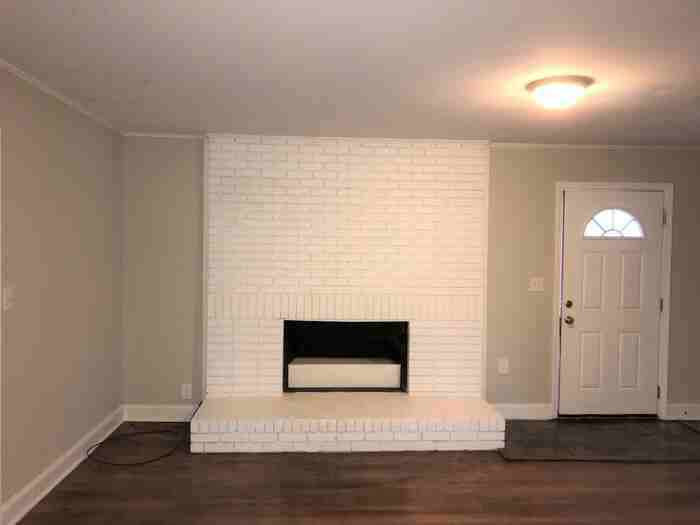 107 Crest Court - Photo 3 of 9