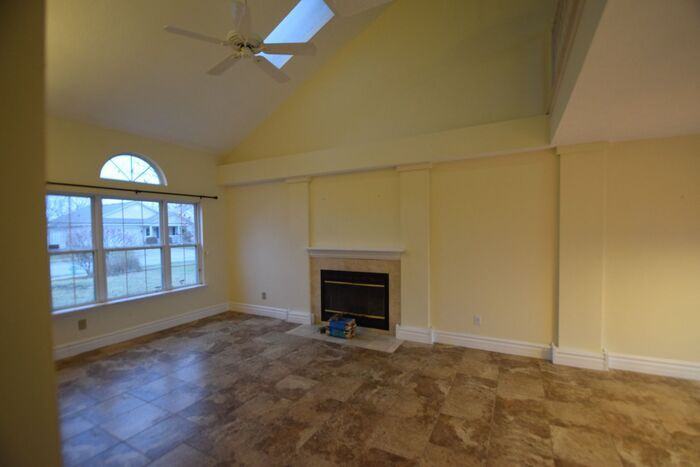 9240 Crossing Drive - Photo 3 of 19
