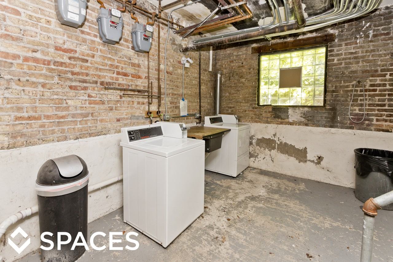 3515 W Argyle St - Photo 2 of 2