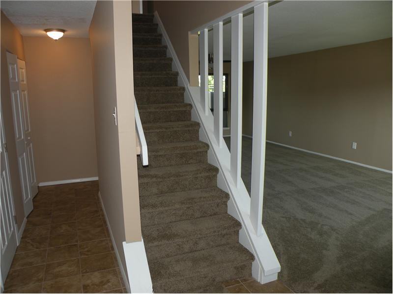 402 Heritage Dr - Photo 2 of 15