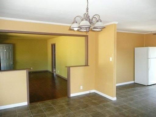 2524 Woodlawn Rd - Photo 2 of 18