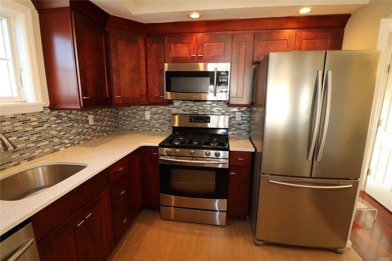 2702 Rosebud Ave - Photo 2 of 14