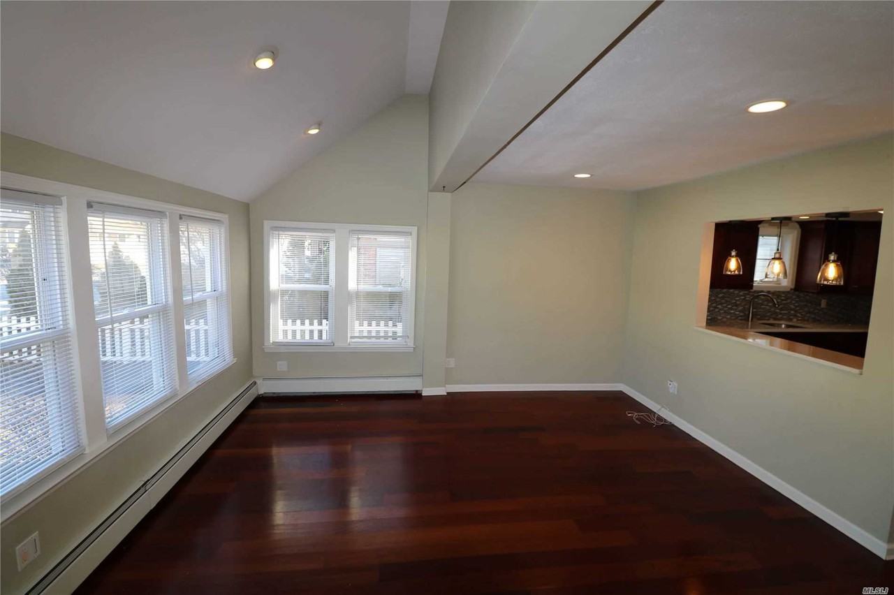 2702 Rosebud Ave - Photo 3 of 14