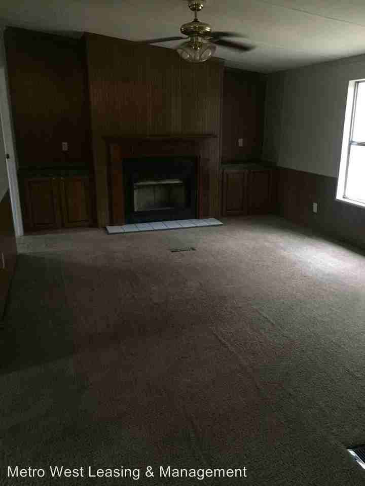 221 Oakleigh Dr - Photo 3 of 12