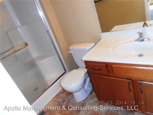 13621 Oak Valley Dr - Photo 2 of 10