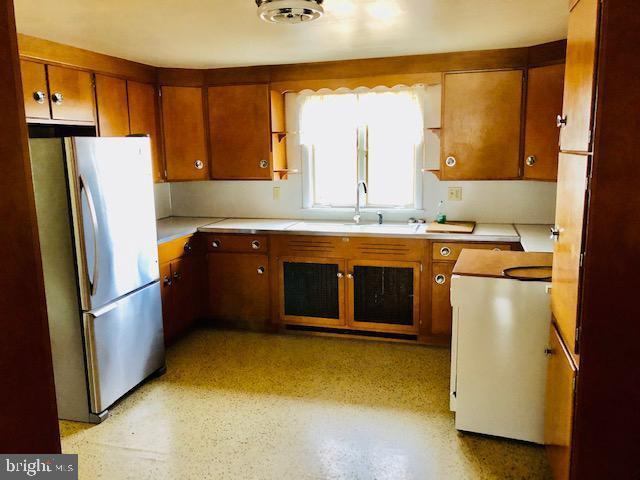 1231 Pottsville Pike C - Photo 2 of 10