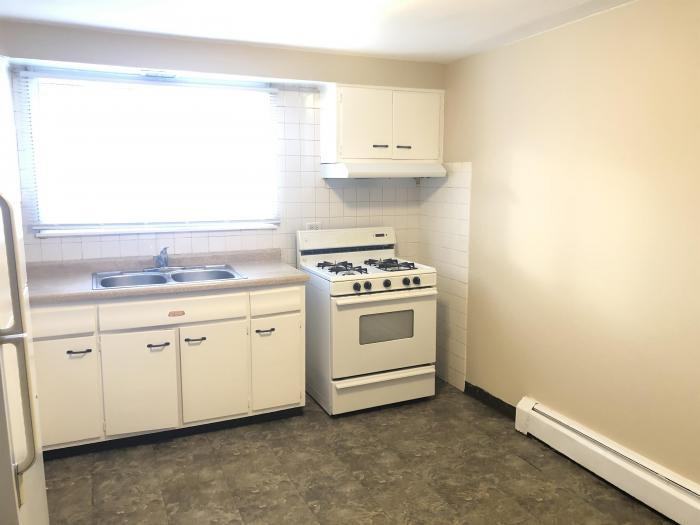 1479 Meyer St - 6 - Photo 3 of 8