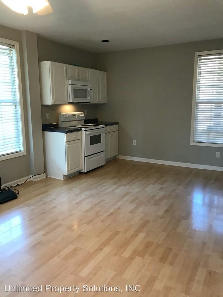 161 Nw 11th St. - Photo 3 of 12