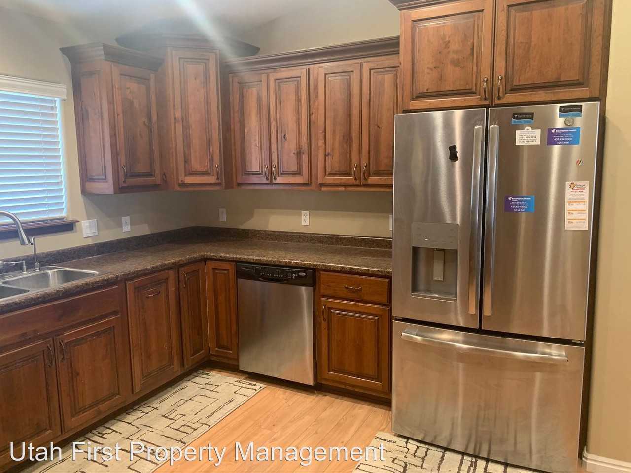 55 S 400 E - Photo 3 of 24