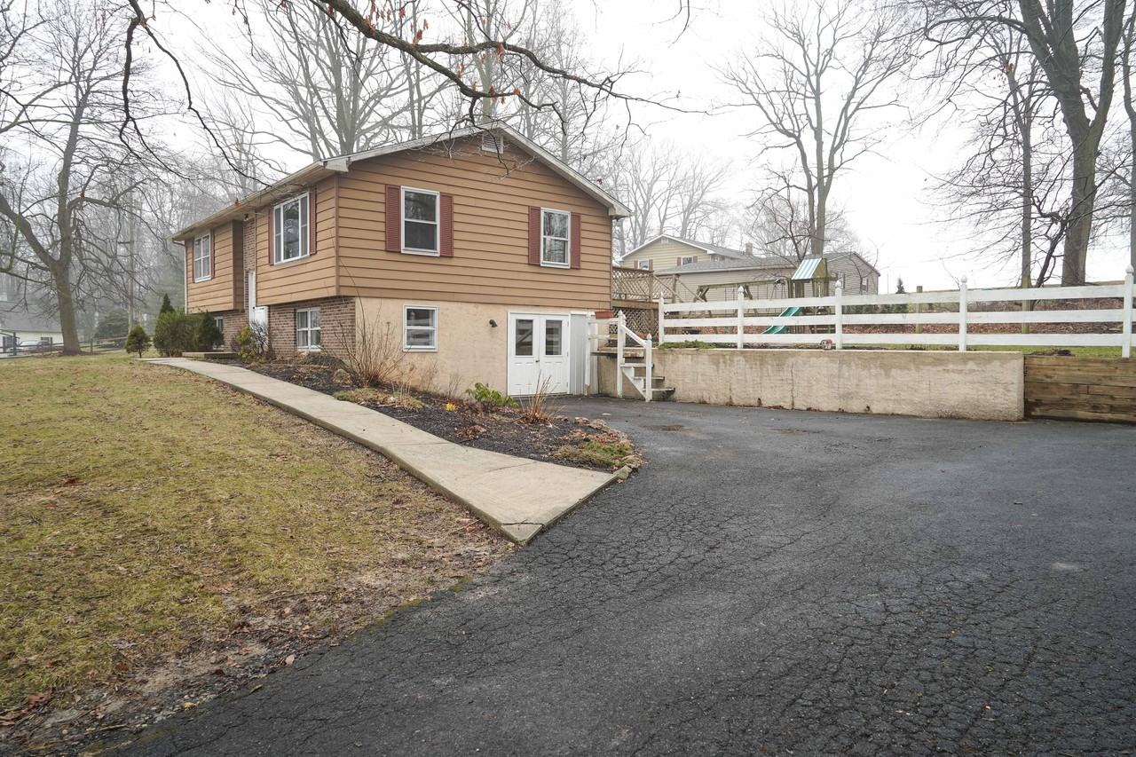 6068 Limeville Rd - Photo 2 of 17