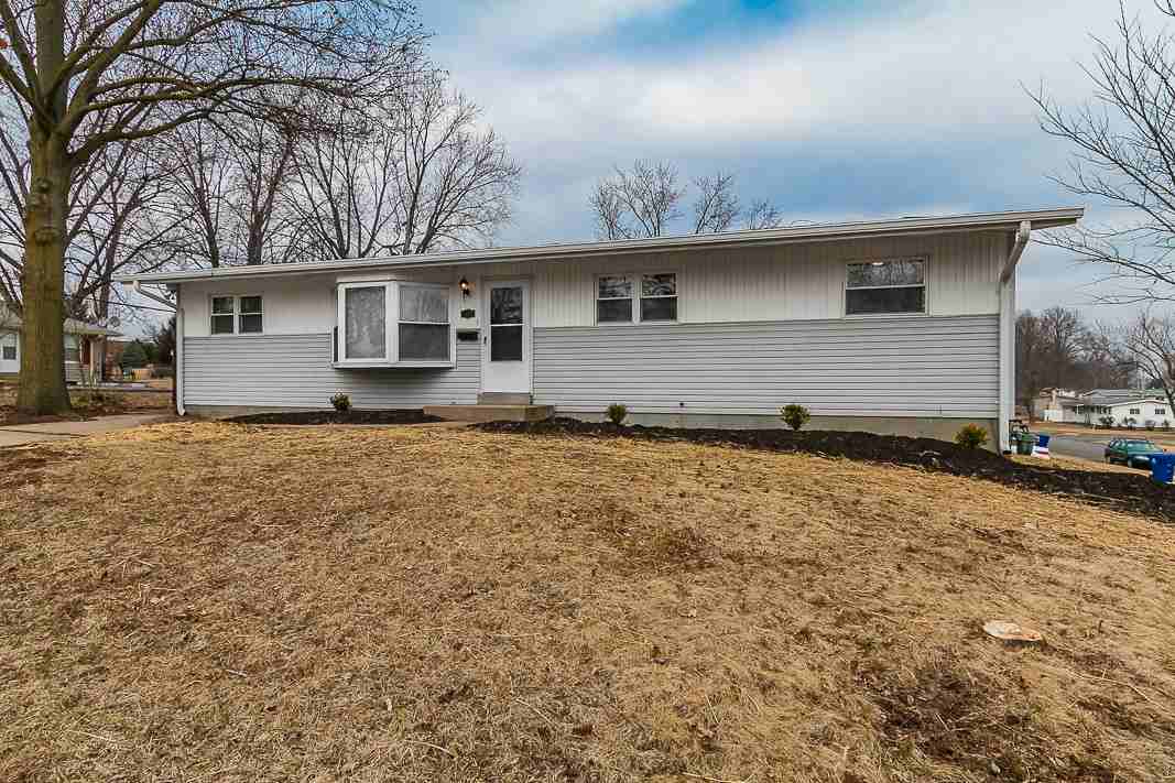 2575 Mullanphy Ln - Photo 2 of 20