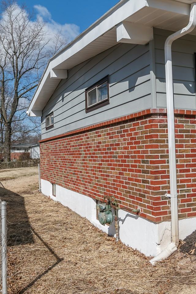 425 Saint Edward Ln - Photo 3 of 29