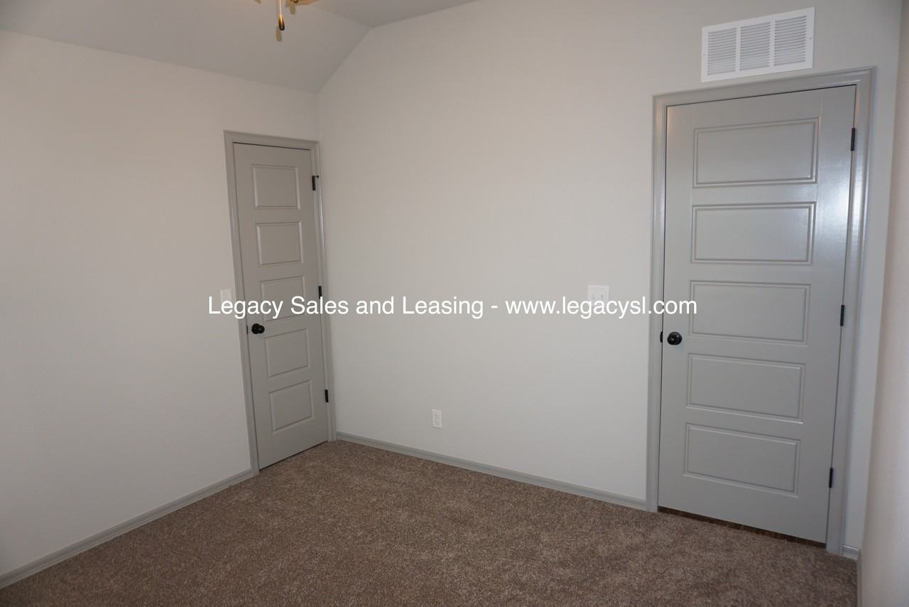 7211 S Laurel Pl - Photo 6 of 24