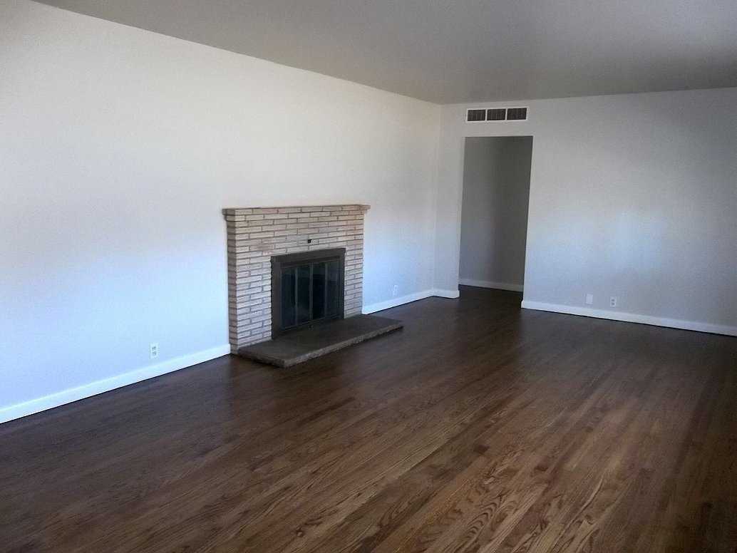 2512 S College Ave - Photo 2 of 12