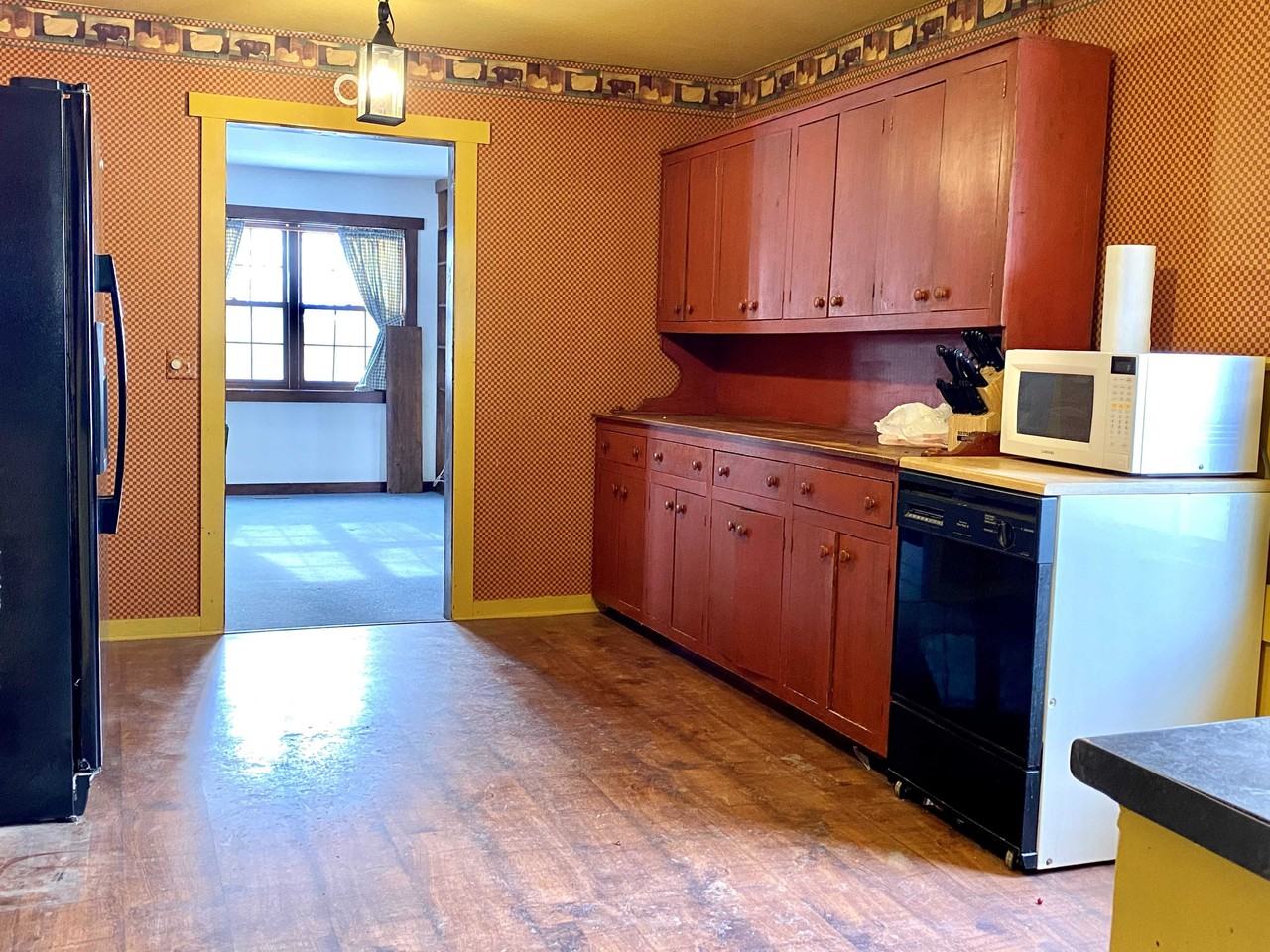 3035 Lake Sarah Rd - Photo 2 of 16