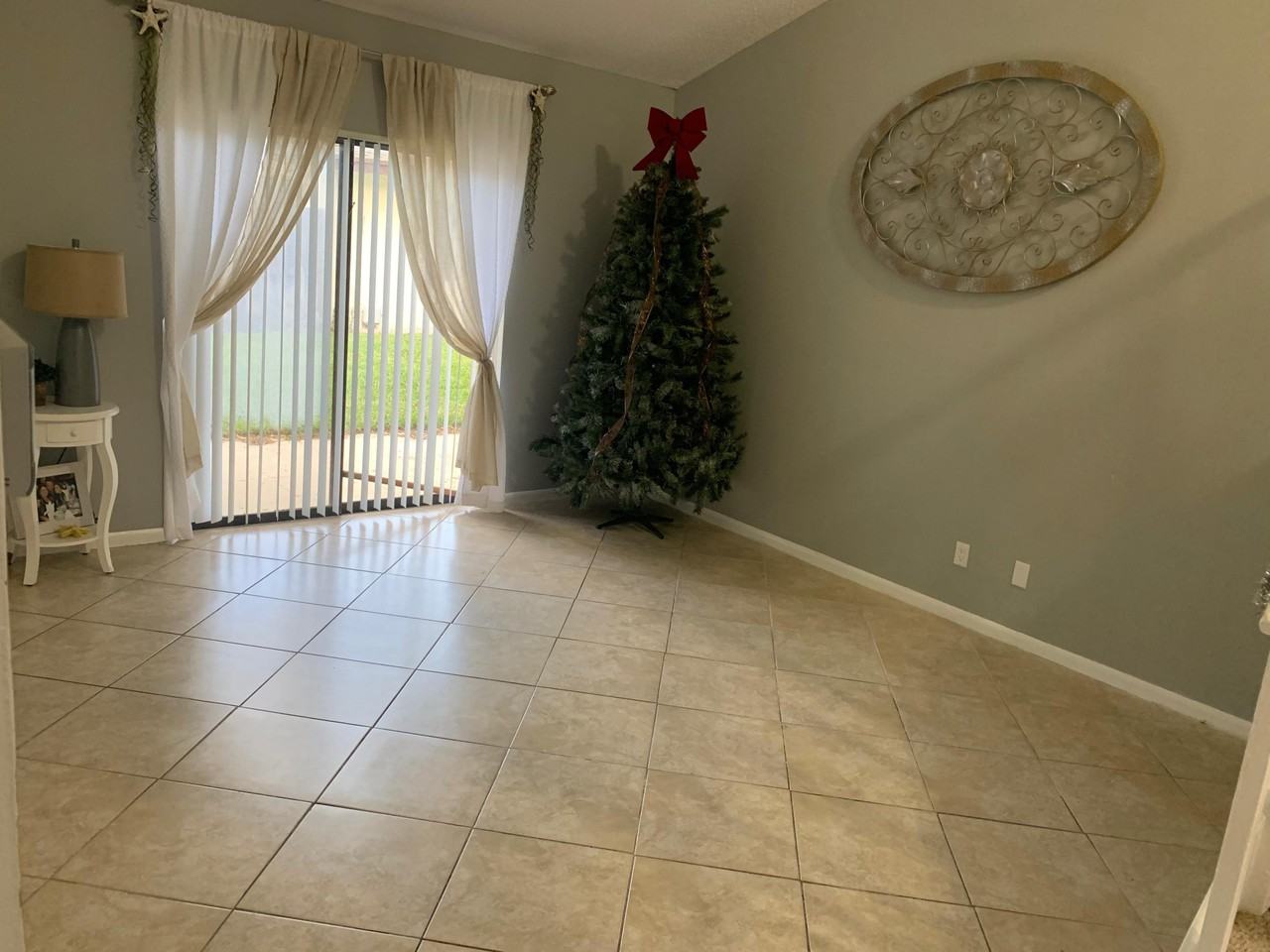 1815 Abbey Road - Photo 3 of 11