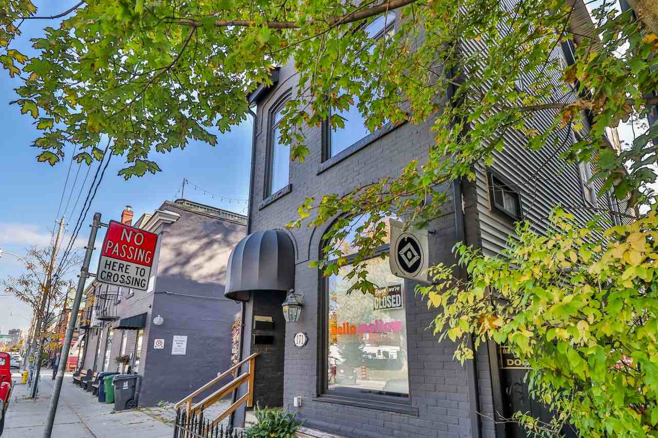 Bathurst St & Harbord St, Toronto, ON M5S 2R5 Studio Apartment for