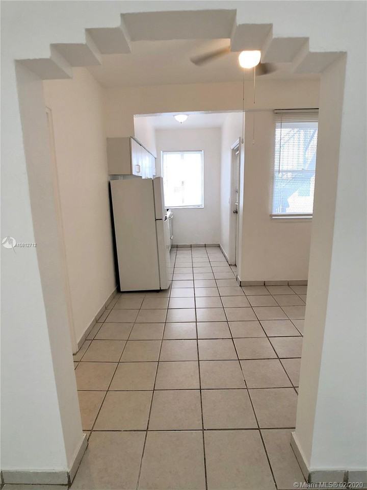 1132 Pennsylvania Avenue - Photo 3 of 6