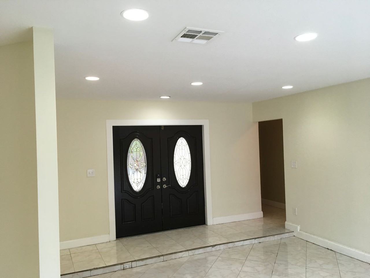 570 Nw 202nd Ter - Photo 2 of 9