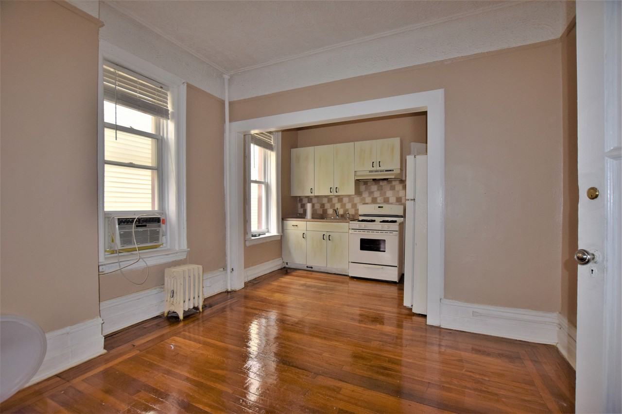 1362 East 4th Street 1f - Photo 2 of 6
