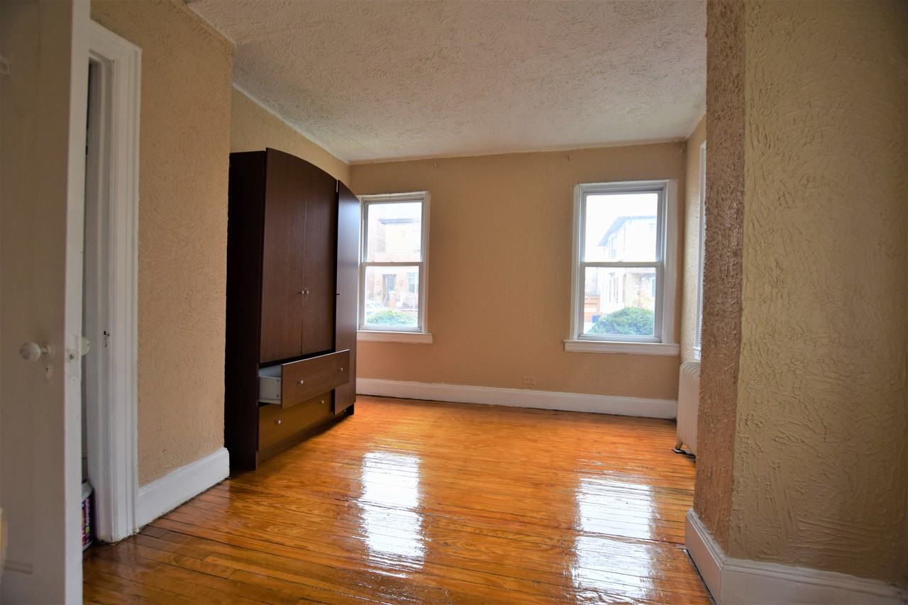 1362 East 4th Street 1f - Photo 3 of 6