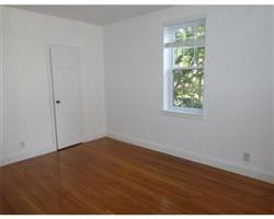 Montgomery St - Photo 3 of 6